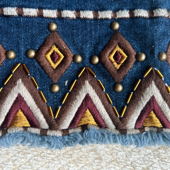 YELLOWSTONE BOHO FRAYED HEM STRAIGHT LEG JEAN BY DRIFTWOOD - Picture 2 of 9